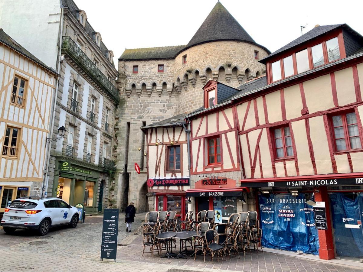 Le Lac Au Duc Vannes Bagian luar foto